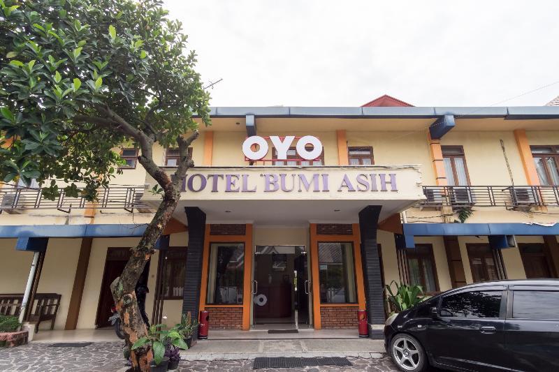 Oyo 1030 Hotel Bumi Asih Medan Exterior foto